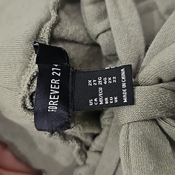 Forever 21+ Army Green Paperbag SweatShirt Shorts Size 2x - Picture 7 of 10